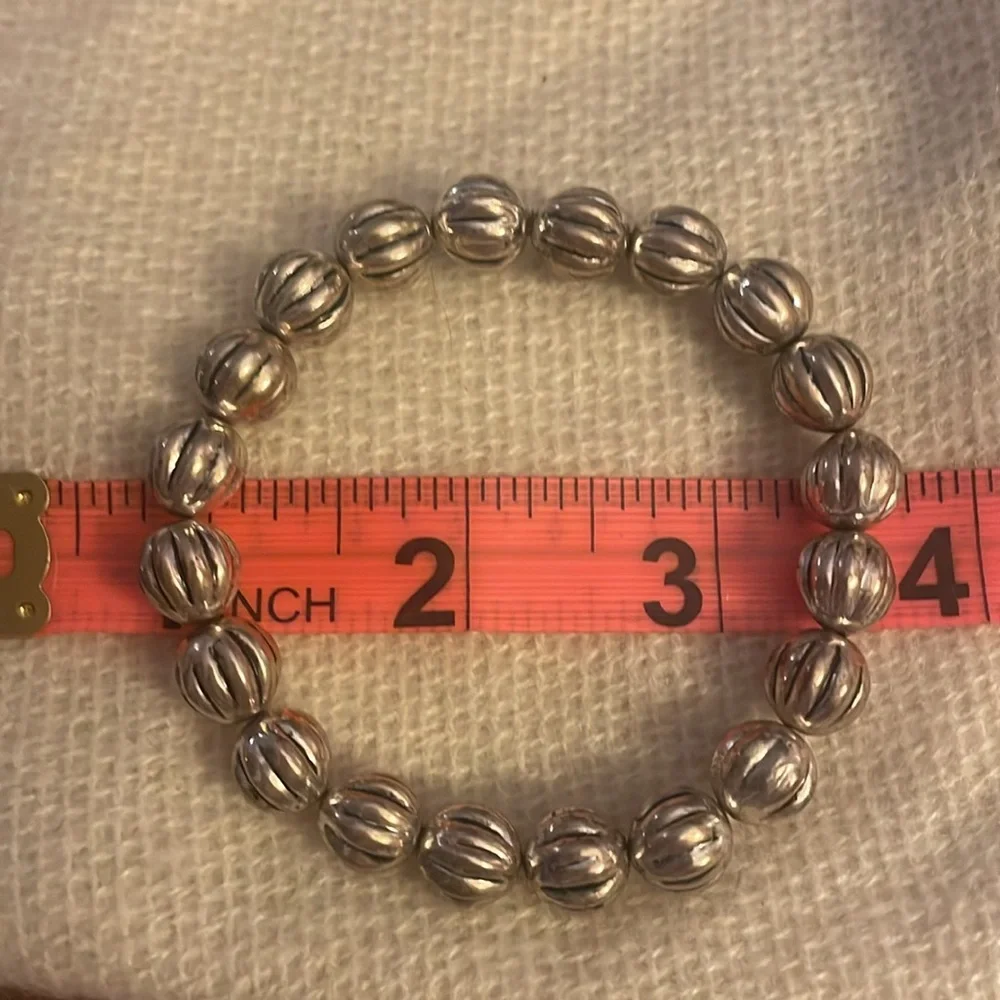 Silver ball bracelet